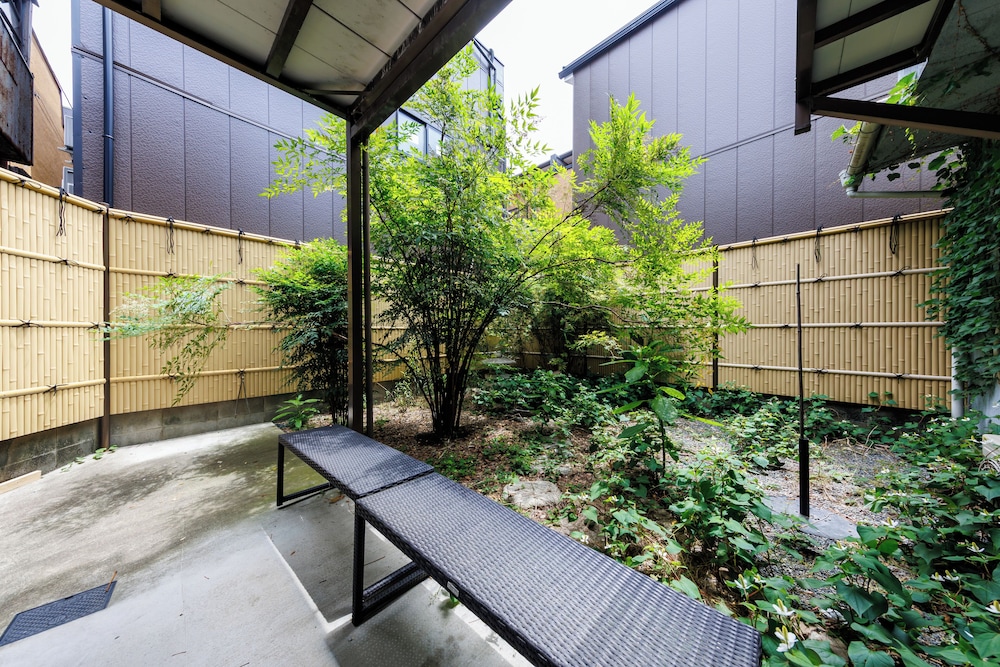 R-Guest Residence Tsurumibashi