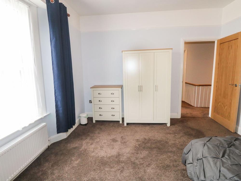 11 Magdalene Road