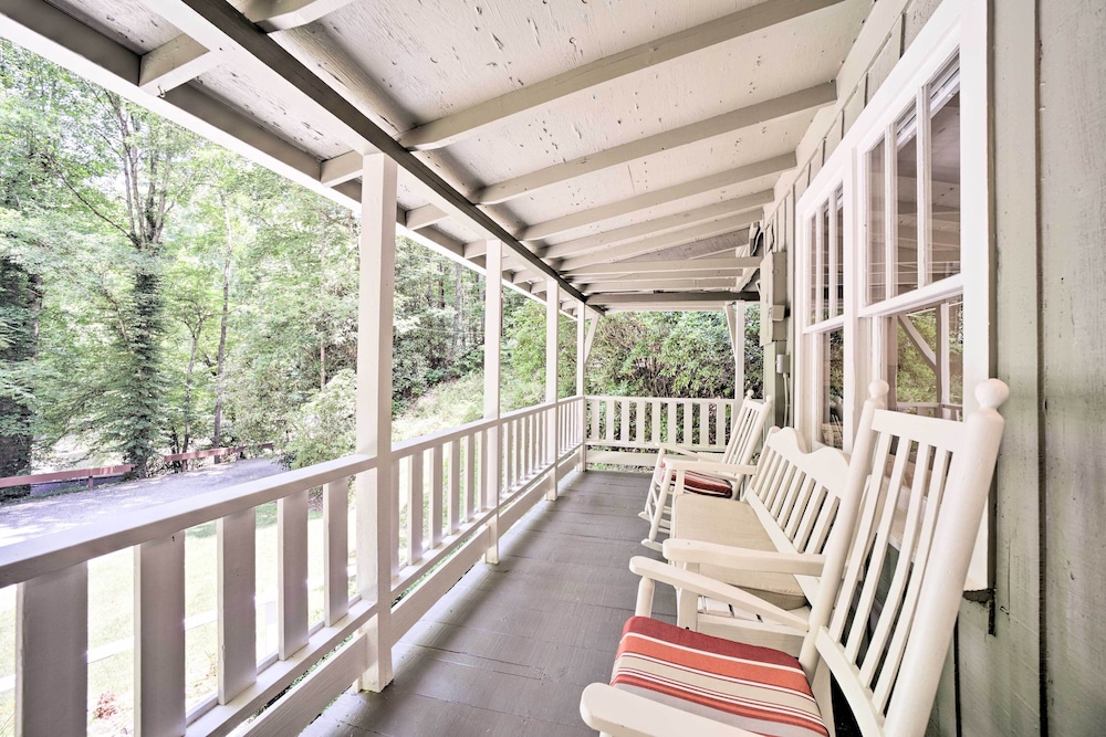 Hotel Bryson City Home w/ Private Fire Pit & Creek! - Image 1
