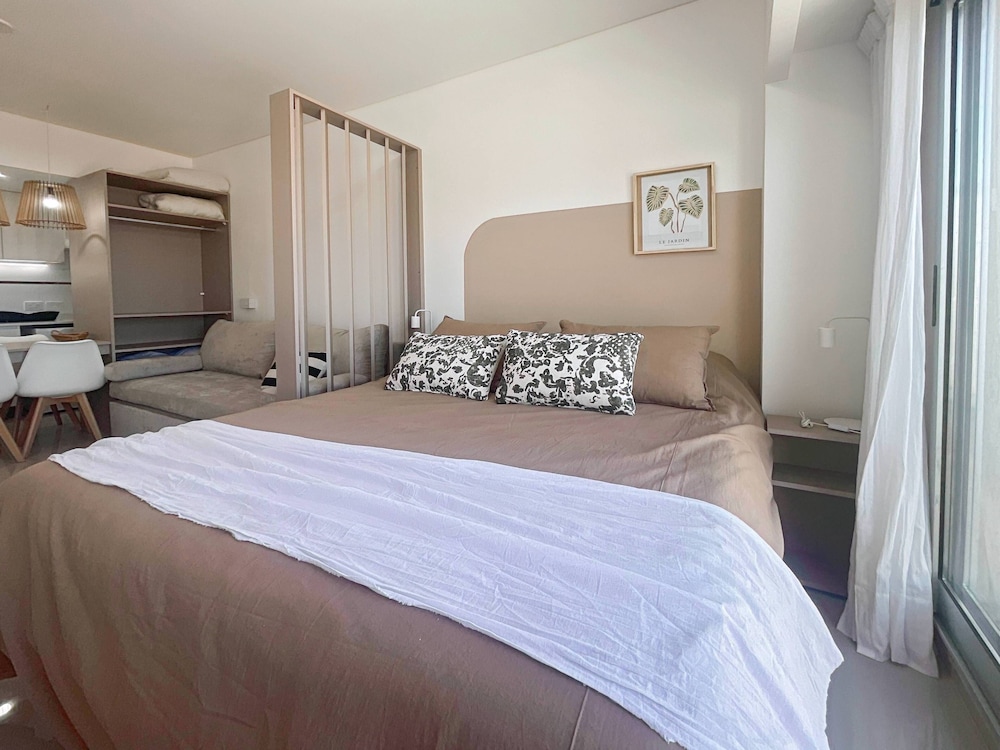 Modern & Cozy Studio in San Telmo w Swimming Pool and Exclusive Services