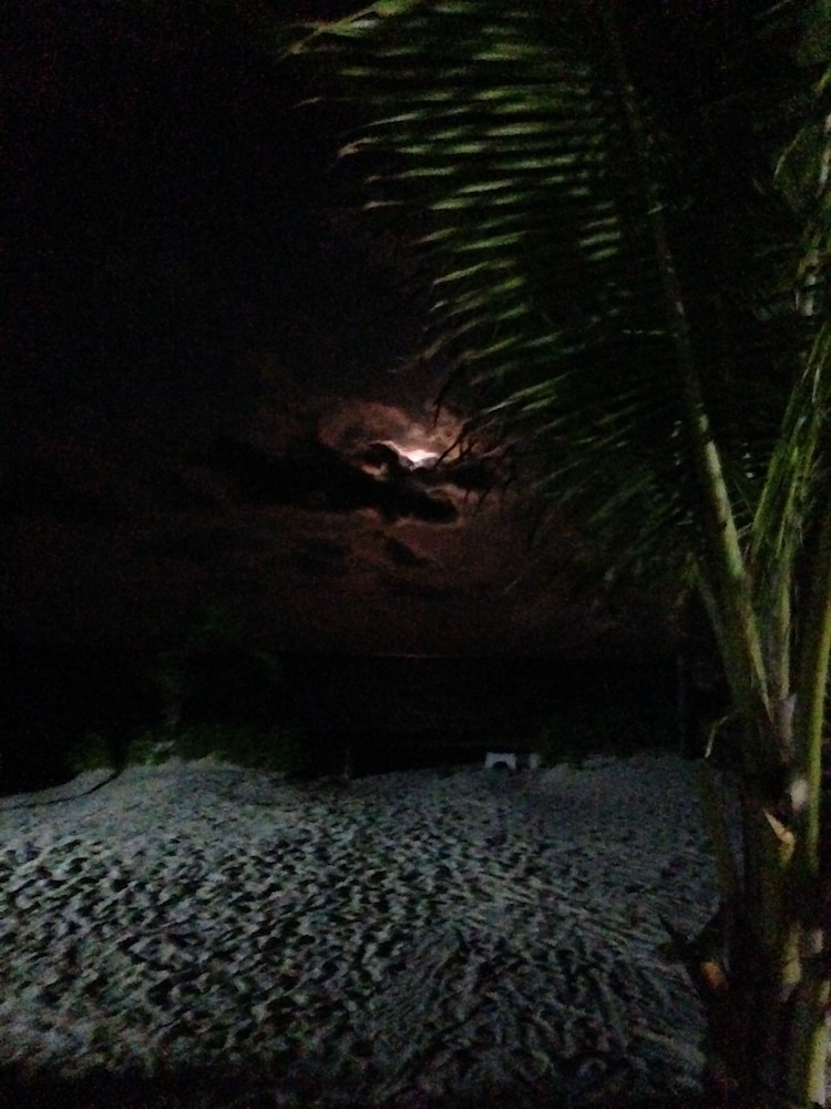 Acamaya Reef Cabanas - Caravan Park