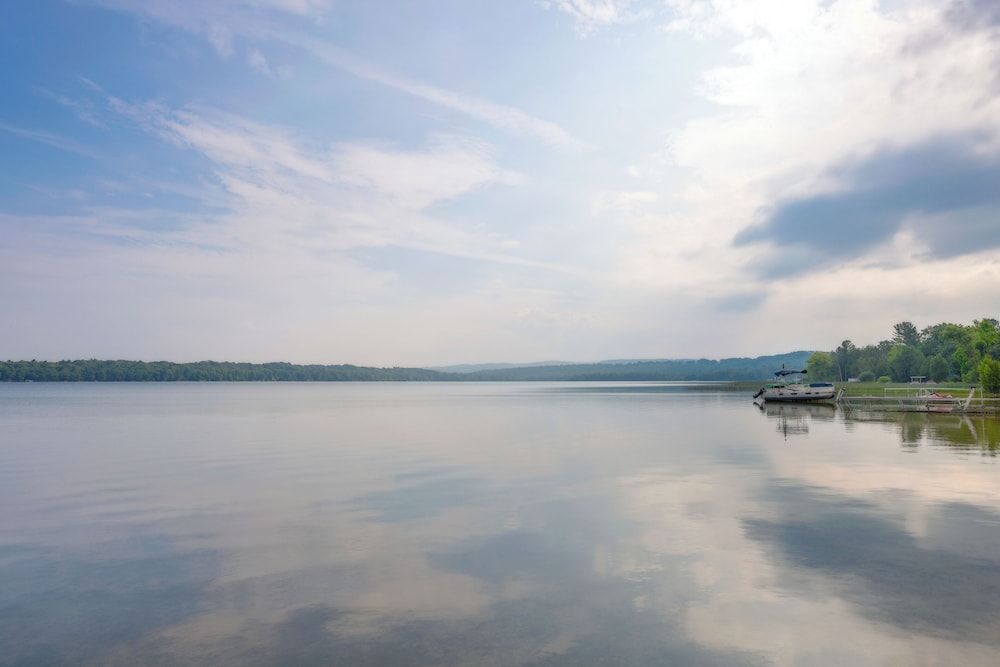 Bring Your Boat! Little Traverse Lake Getaway