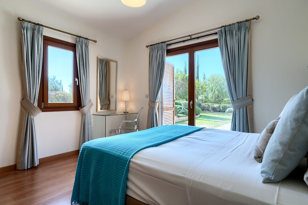 3 bedroom Villa Lara 11 with 10x5m private pool, within walking distance to resort village square view 4