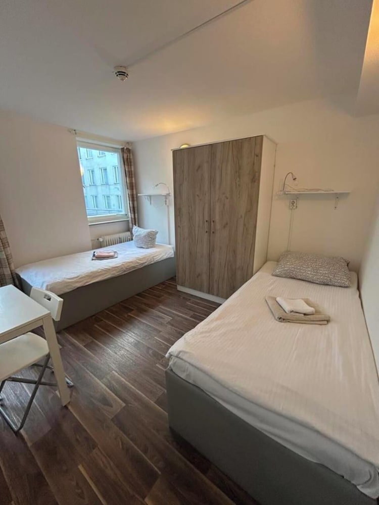2-Rent Group Hostel Apartments SEN14