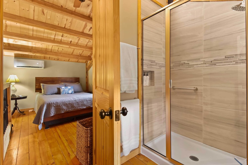 'the Nuthouse on Squirrel Creek': Ski, Hike & Fish