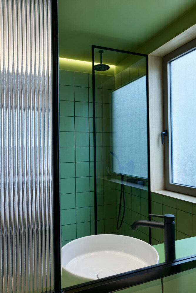 Dwell - Elegant City Stay