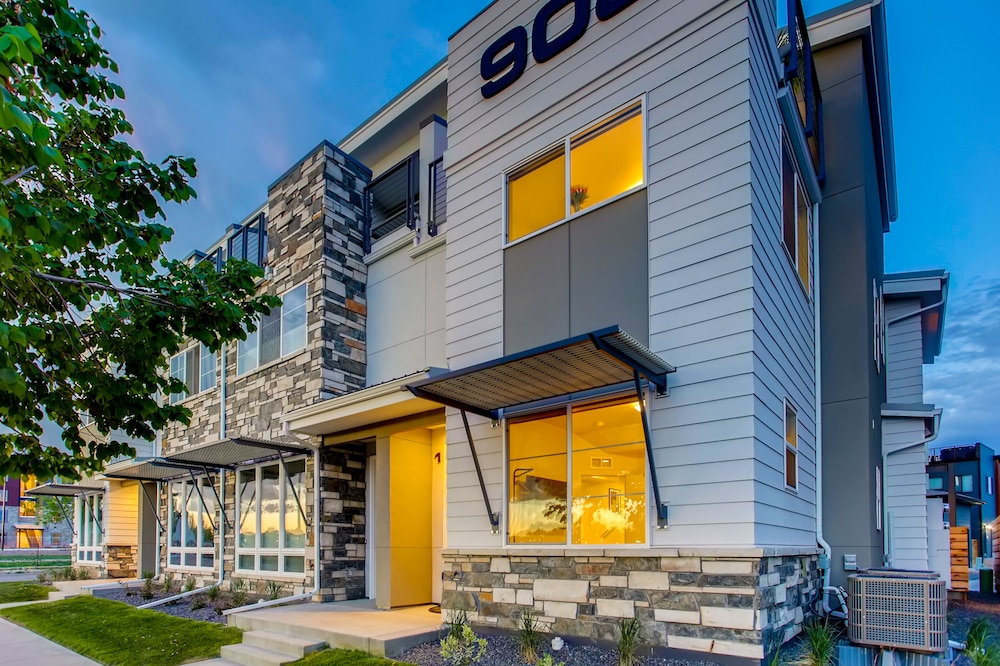 Old Town Swank - Brand New to Brewery District!