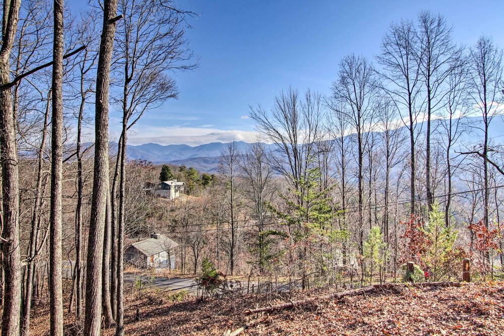 Panoramic-view Gatlinburg Cabin w/ Private Hot Tub view 5