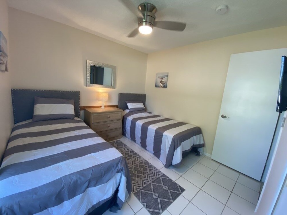 Relaxing Indian Ridge Home W/ Pool, Near Disney & More 4 Bedroom Villa