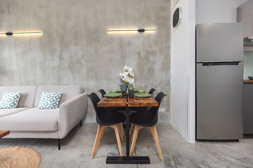 2 Bdr SEAVIEW condo on Bangrak beach