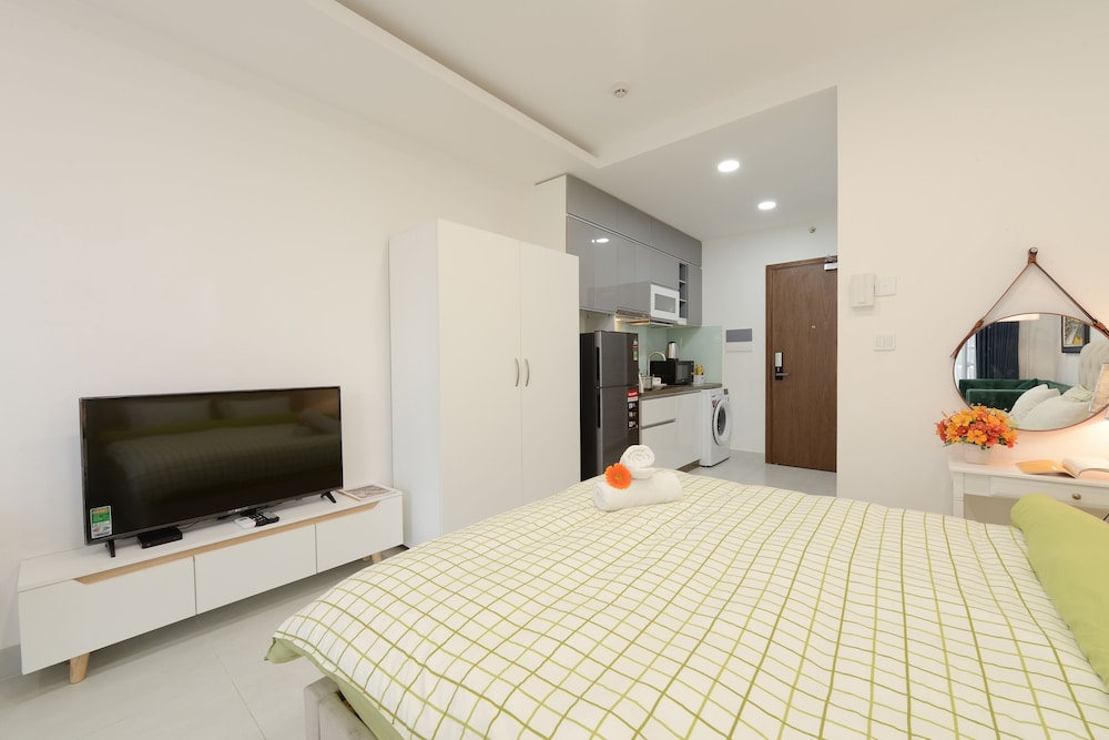 Jennifer House - Millenium Apartment