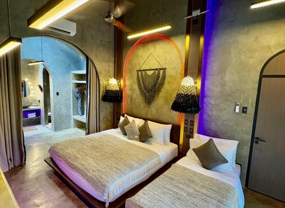 Villa with pool in an ecovillage Nido Fi