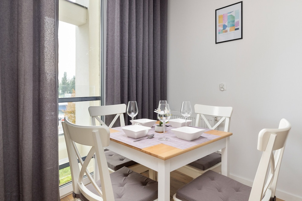 Nowa Flotylla Widok na Rzekę by Renters
