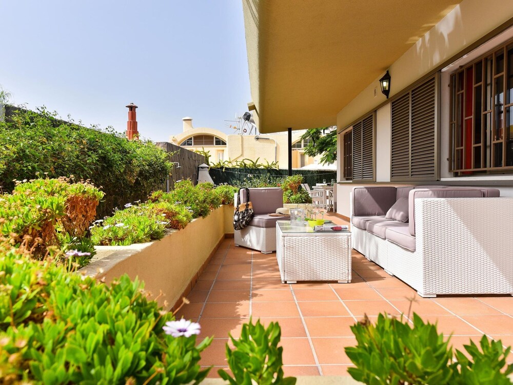 Belvilla by OYO Beach House Adelfas