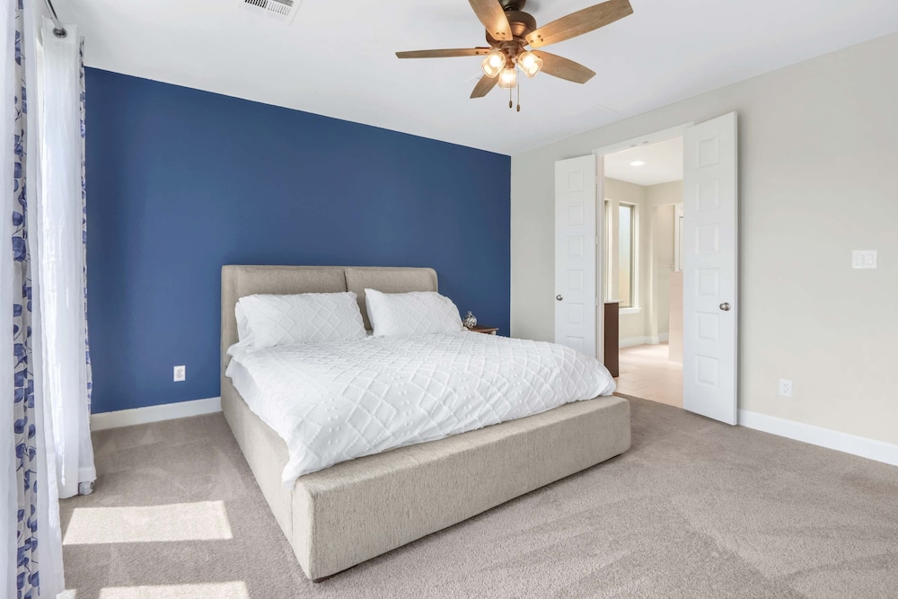Dakota Cottage - Stay for 10