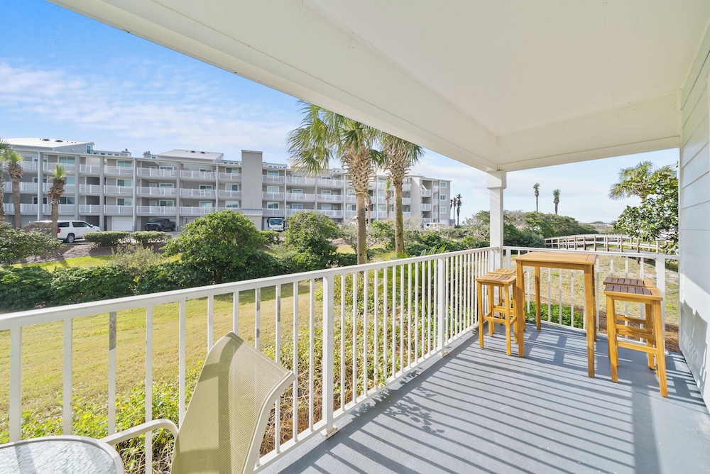 Beachside Villas 811