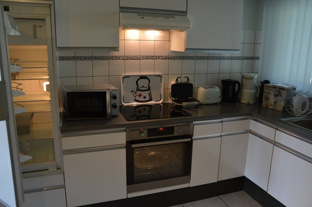 Charming Belgian Getaway, Vakantiewoning in Oudsbergen - 3 Bedrooms & Garden