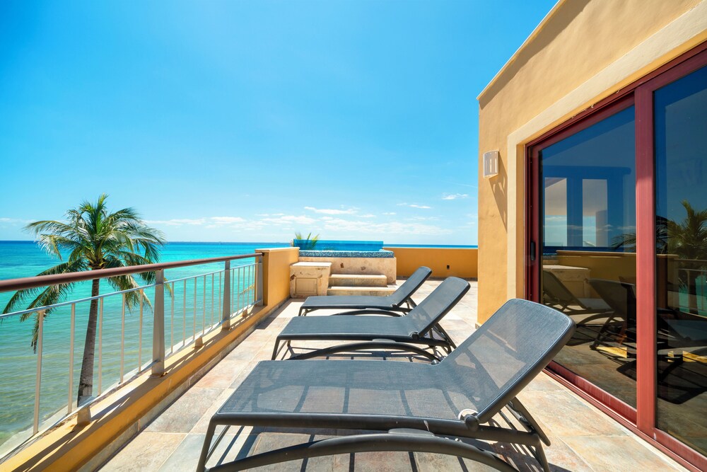 Luxury Beachfront Condo 3 BR - El Faro Ref 301