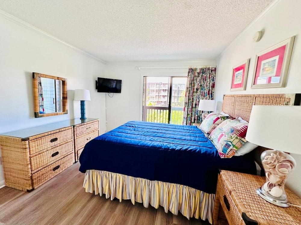 Tilghman Beach And Racquet Club 149 3 Bedroom Condo by RedAwning view 4