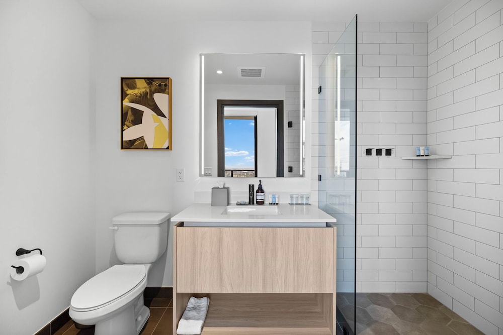 Luxury Spacious Condo at Downtown Miami