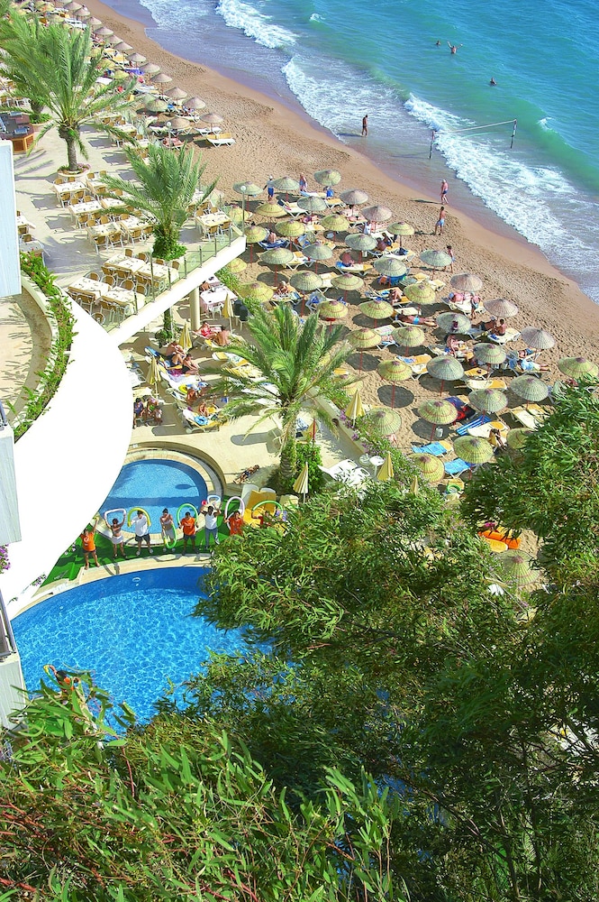 Rubi Hotel