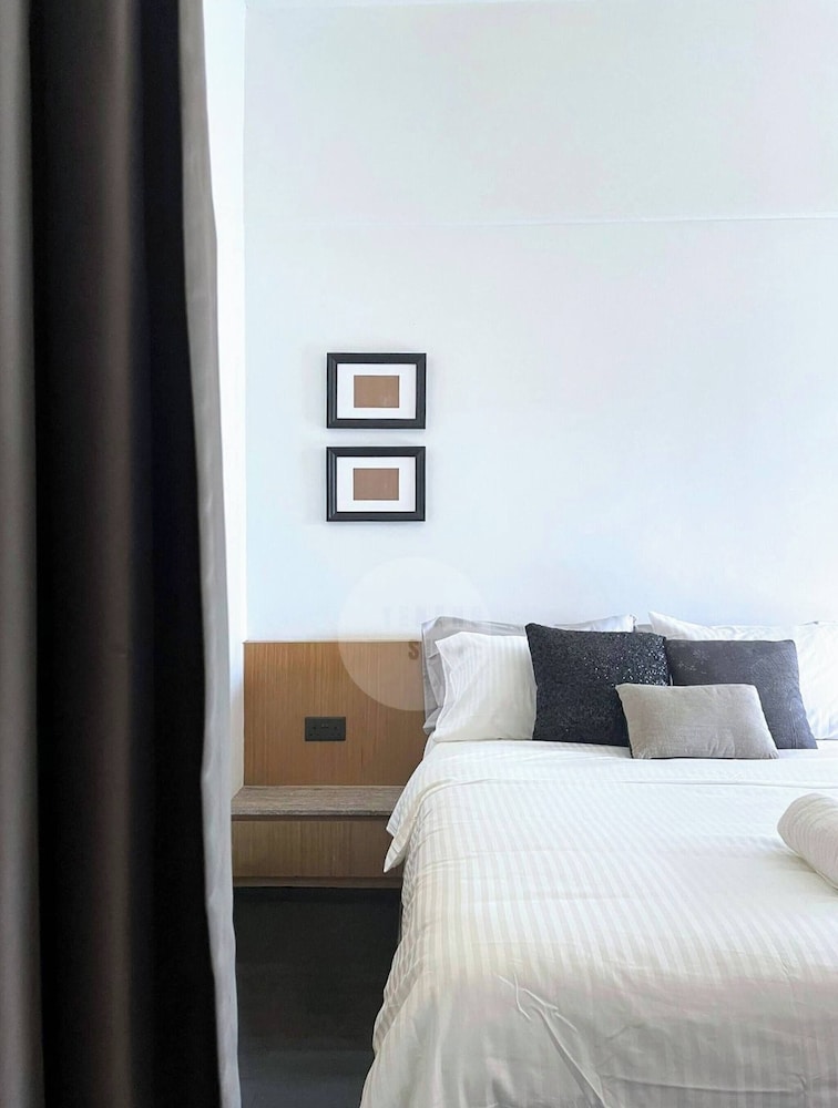 1BR Urban Escape at Damansara Heights