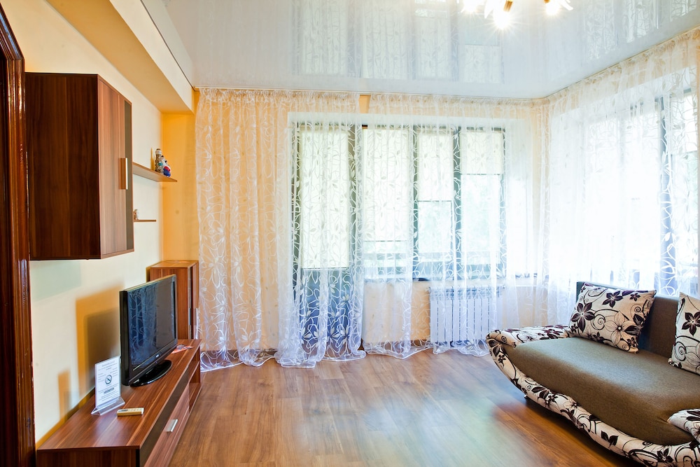 Lessor Apartments