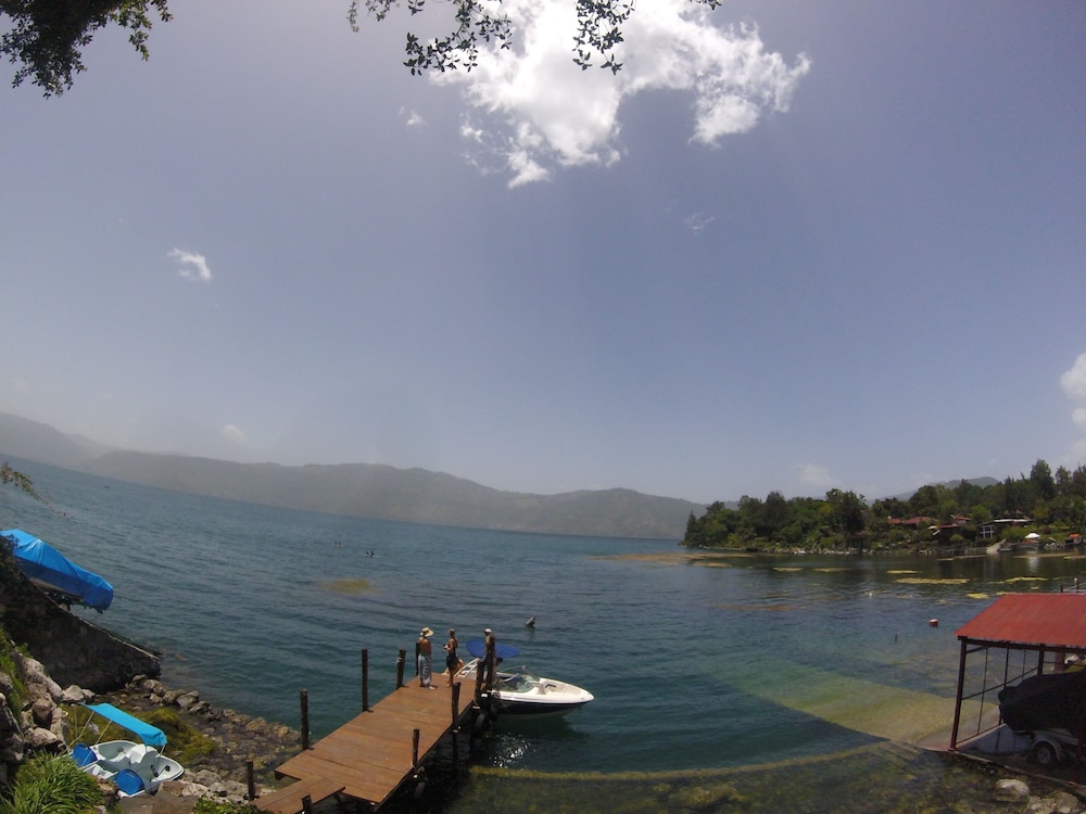 Beautiful Lake House Atitlan AT001