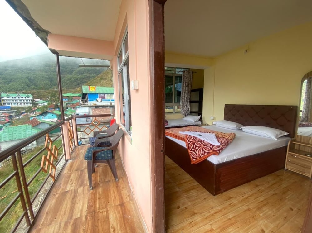 Yangzom La Homestay