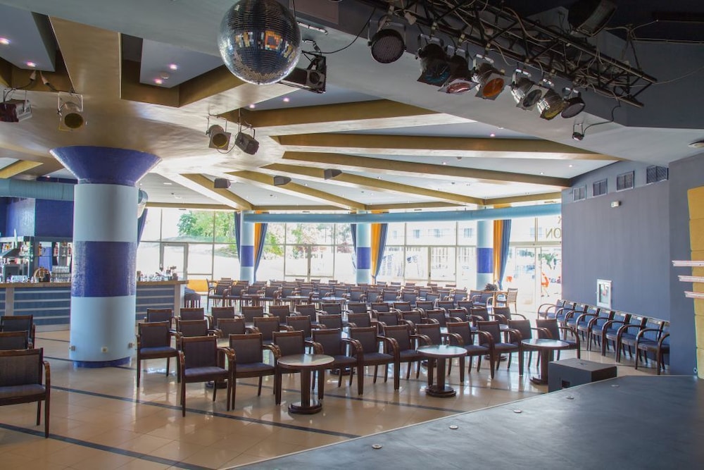 meeting & event spaces