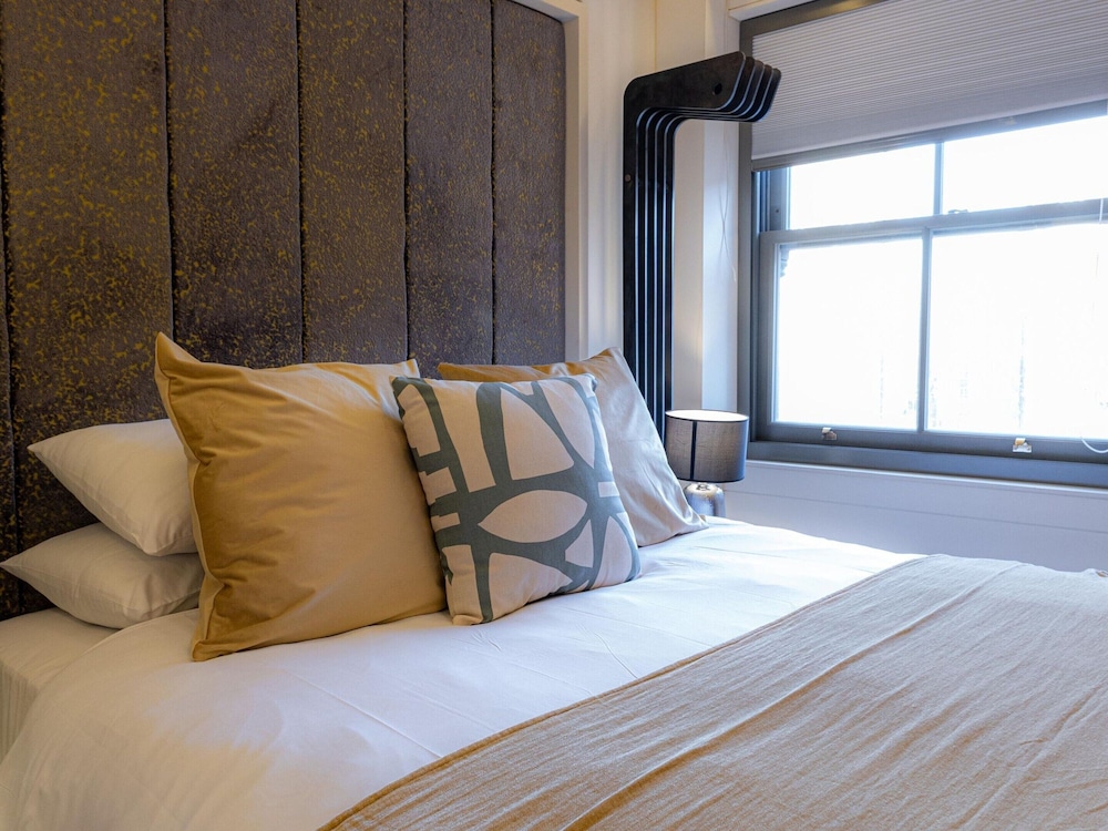 Discover The Underworld Five Bedroom by Belvilla
