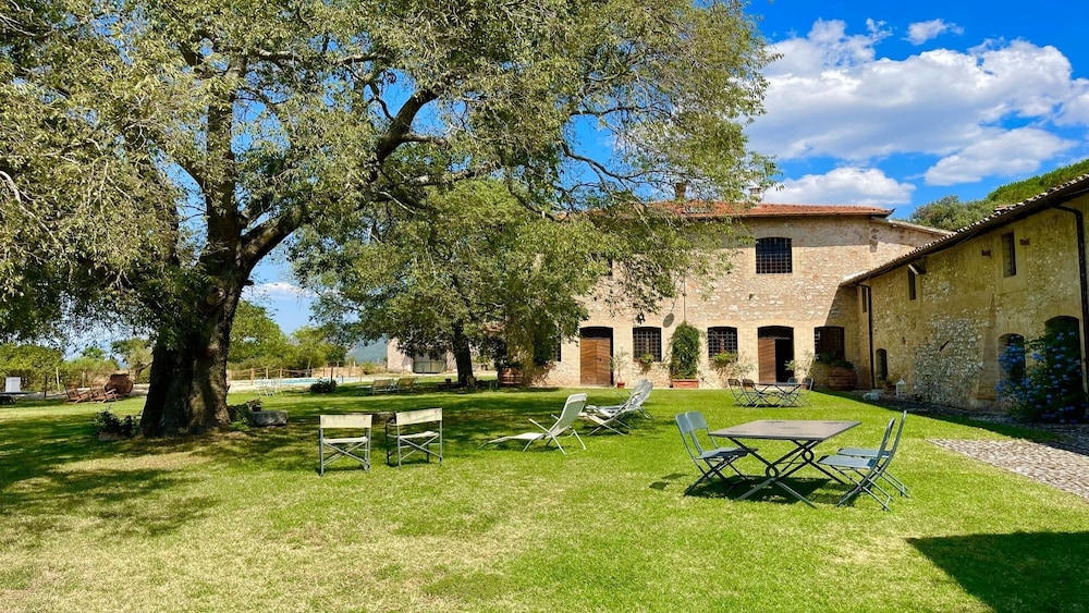 Open Pool Villa in Italy - Spoleto Umbria photo 5