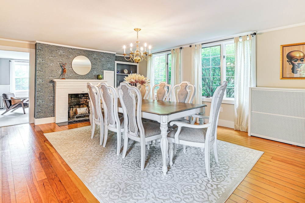 1 Mi to Vineyard: Serene Berkshires Country Escape