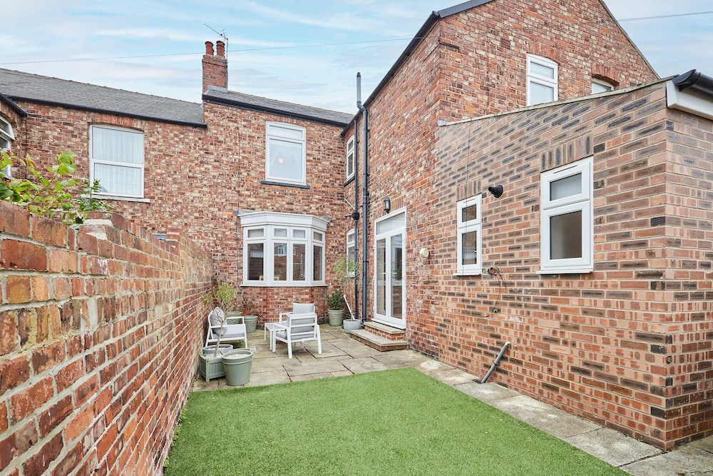 Host Stay Bristol Avenue
