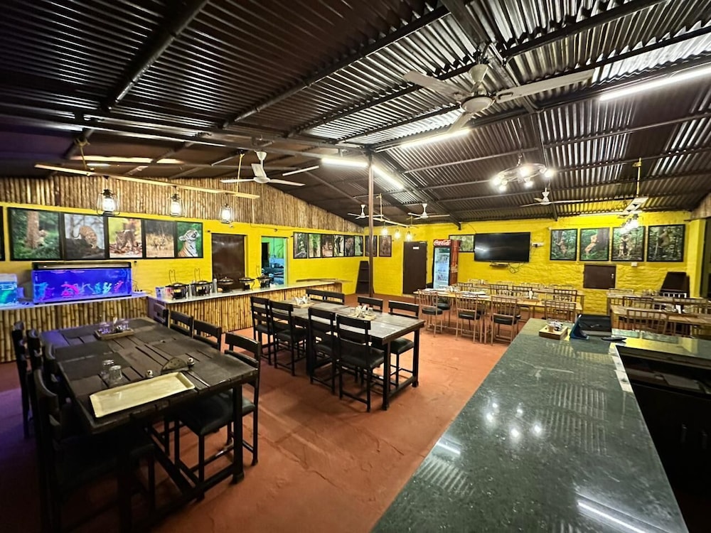 Food & Beverage