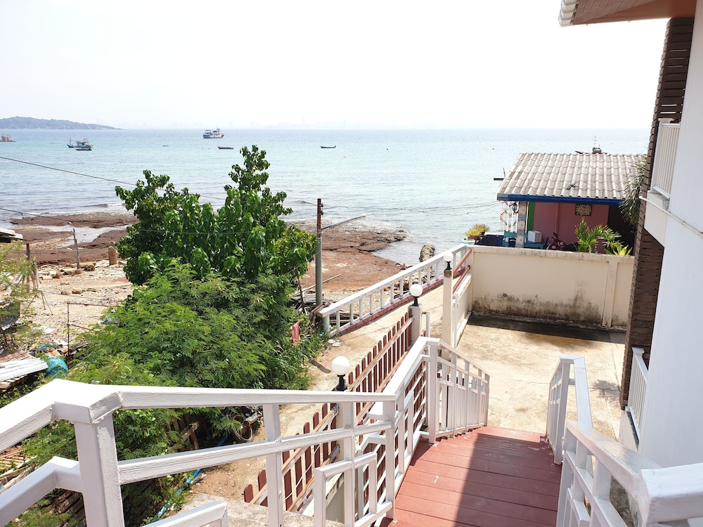 Sea Beach Koh Larn 2