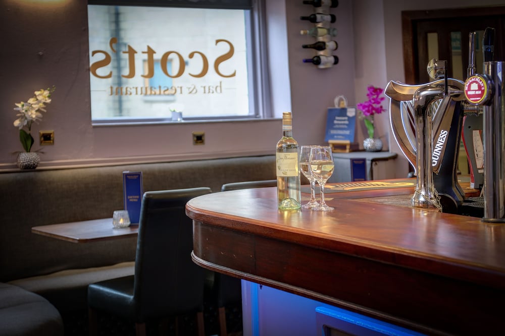 Perth Vacations - Best Western Queens Hotel - Property Image 1