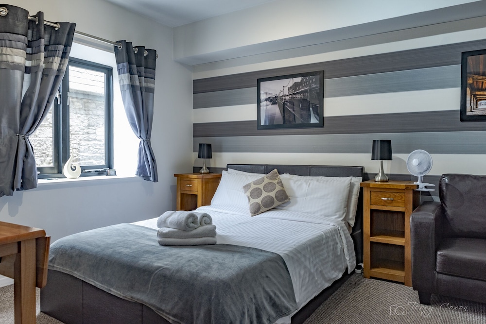 The Suite at Whitelane Lets view 3