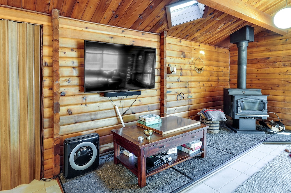 Riverfront Rhododendron Cabin Rental w/ Deck! view 3