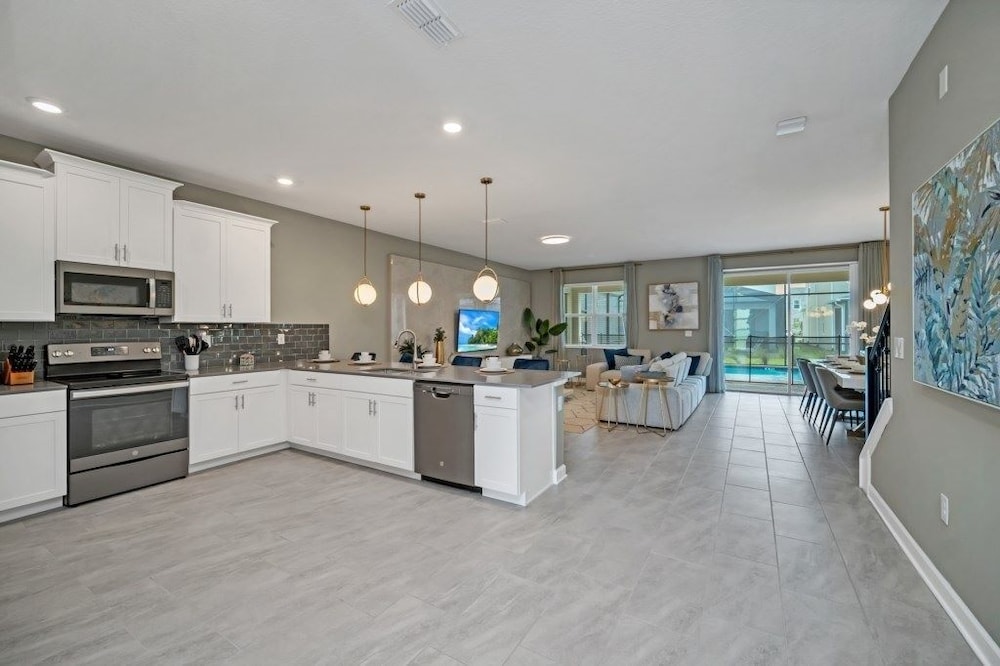 9 Bedroomss/ Storey Lake Game Room Too Home by RedAwning view 4
