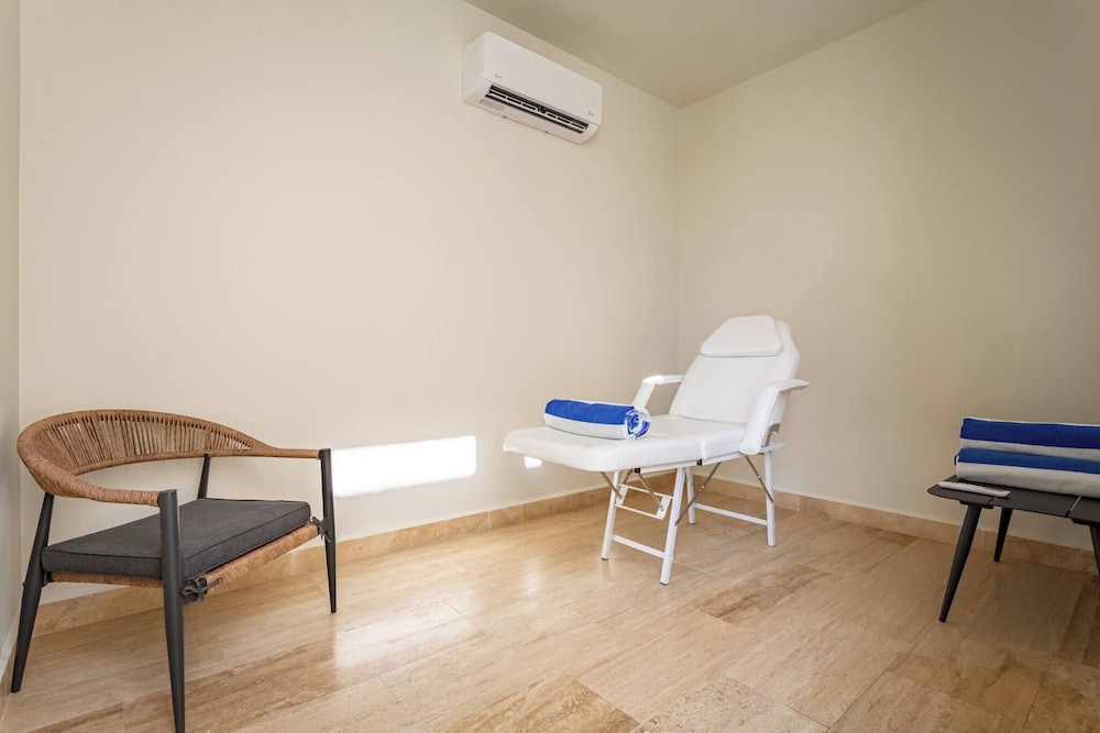 Depa M410 Relaxing and Cozy Steps From the Beach