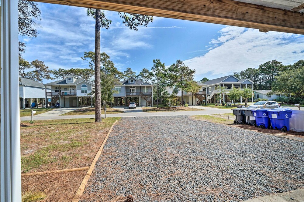 Picturesque Duplex Unit, 1/2 Mi to the Beach! view 4
