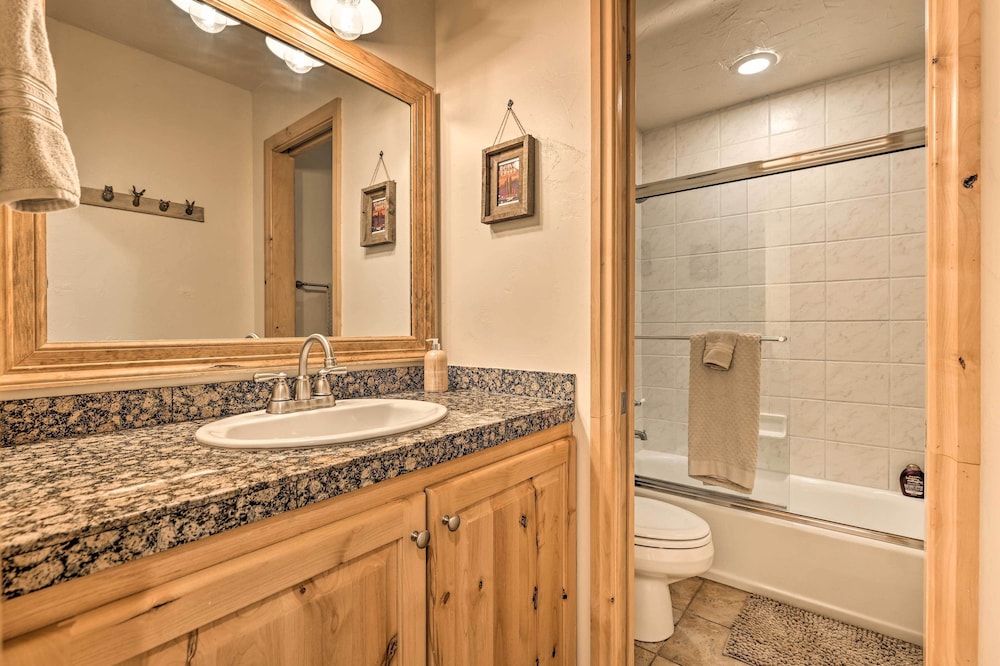 Condo w/ Great Proximity to Trails & Slopes! view 2