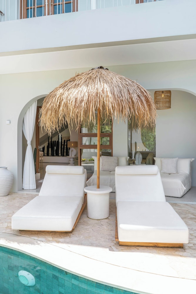 Villa Hawk