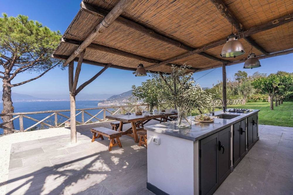 Giulia 2 Villa Apartment Shared Pool Sea Views