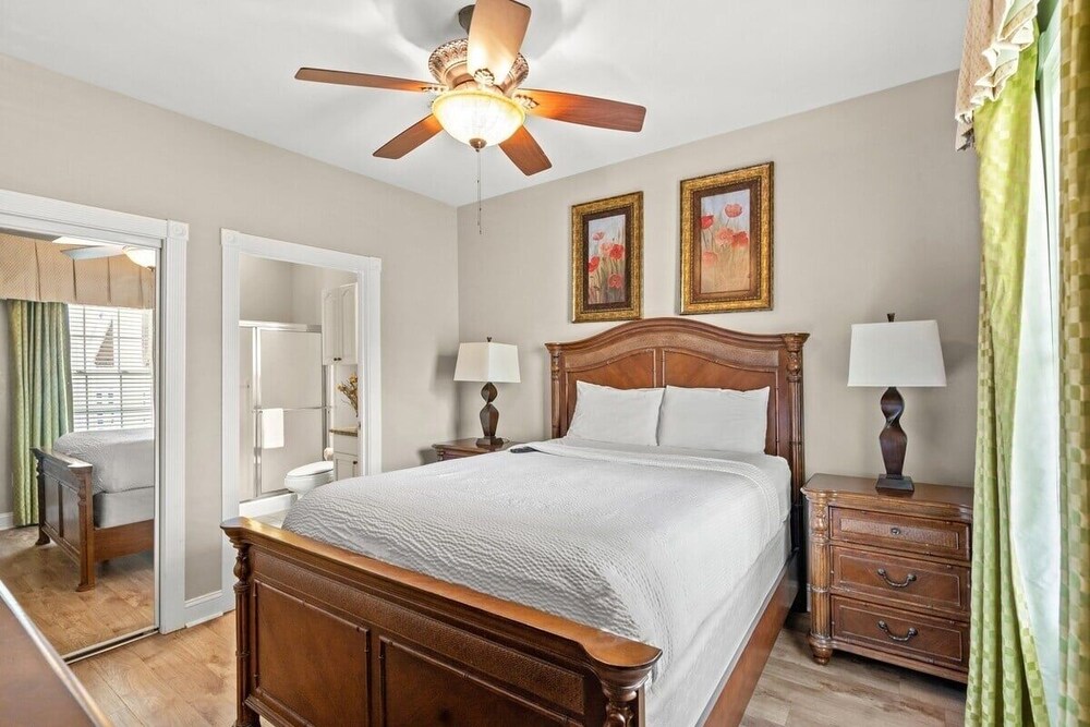 Magnolia Pointe Luster Leaf 4837-301 3 Bedroom Condo