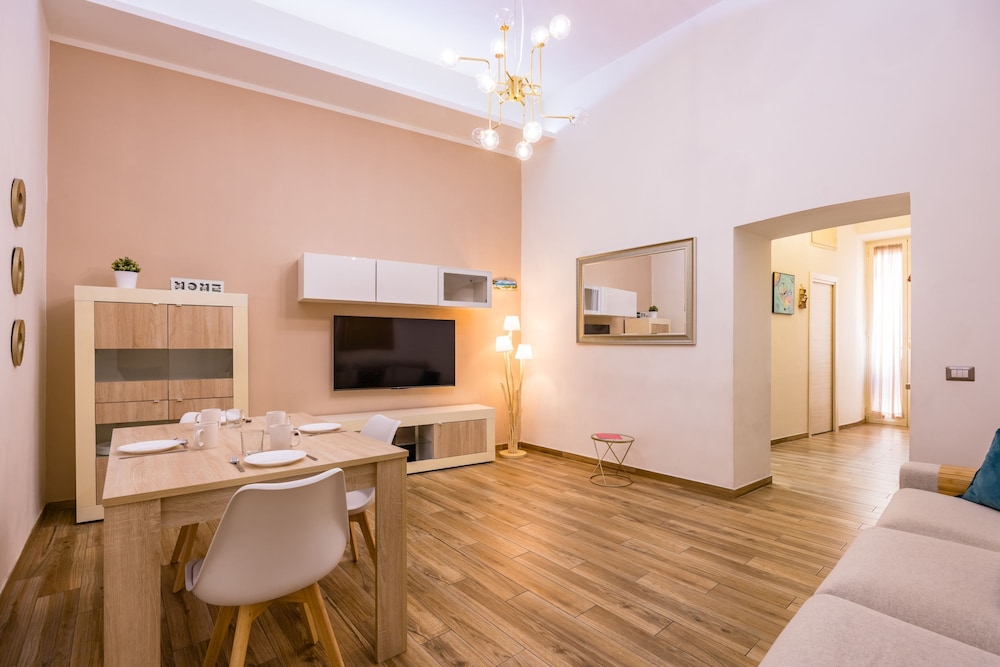 Carlo III Apartment by Wonderful Italy