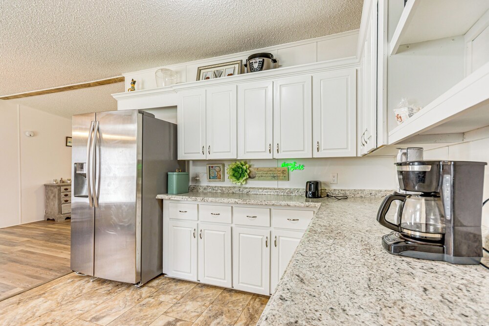 Home Near Navarre & Pensacola Beaches!
