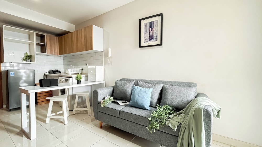Scandinavian Minimalist 2Br At Cinere Bellevue Suites Apartment