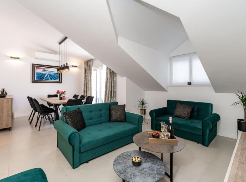 Friends & Family Home